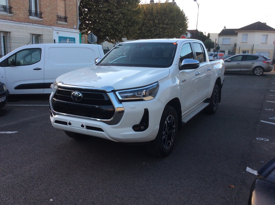 Toyota Hilux - IV 4WD 2.8 D-4D 204 DOUBLE CABINE INVINCIBLE 0 MALUS